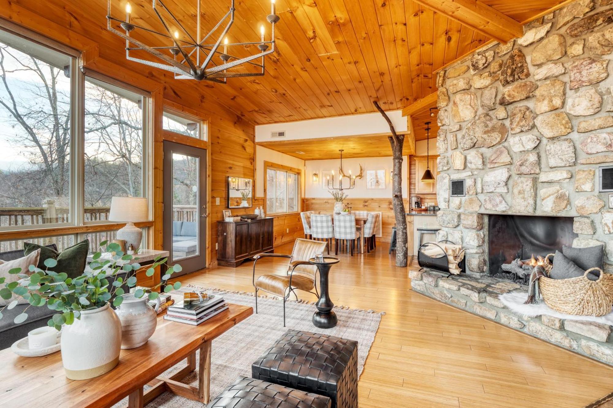 Chestnut By Avantstay Mountain Cabin W Treetop Views Hot Tub Game Room Gatlinburg Exterior photo