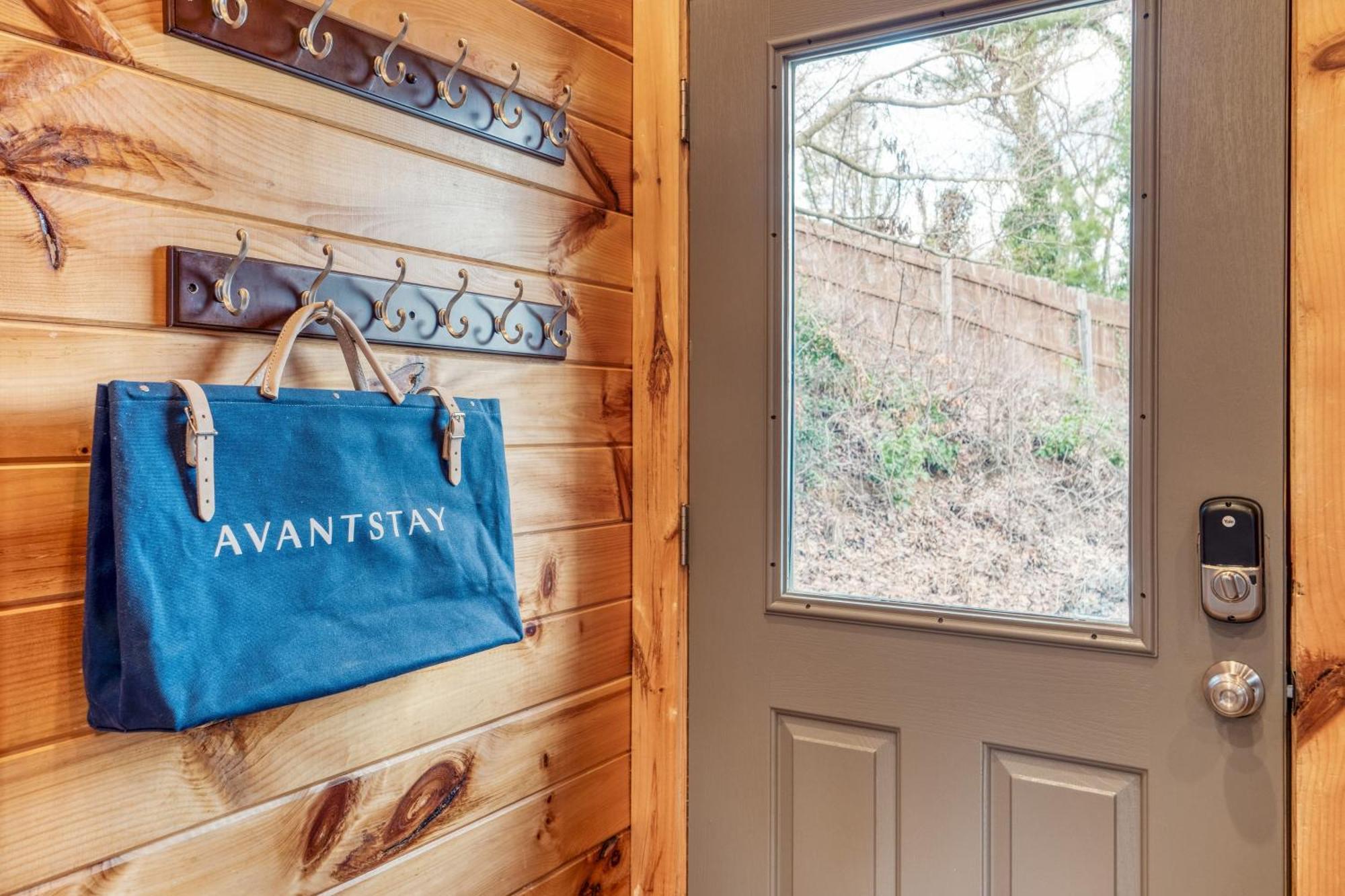 Chestnut By Avantstay Mountain Cabin W Treetop Views Hot Tub Game Room Gatlinburg Exterior photo