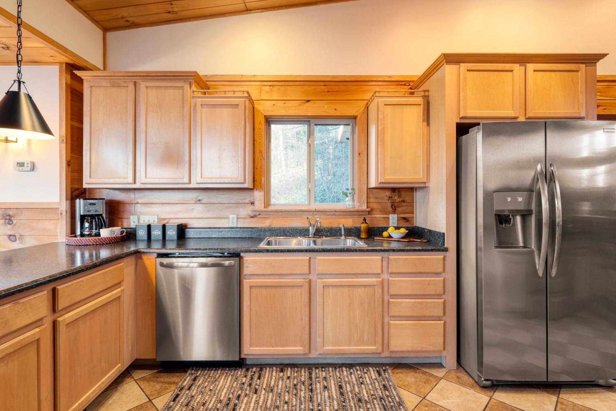 Chestnut By Avantstay Mountain Cabin W Treetop Views Hot Tub Game Room Gatlinburg Exterior photo