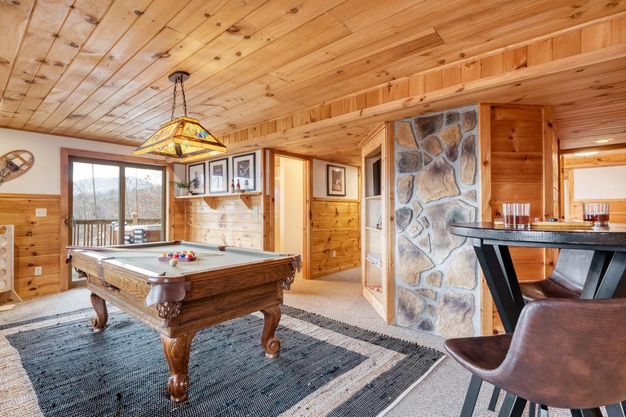 Chestnut By Avantstay Mountain Cabin W Treetop Views Hot Tub Game Room Gatlinburg Exterior photo