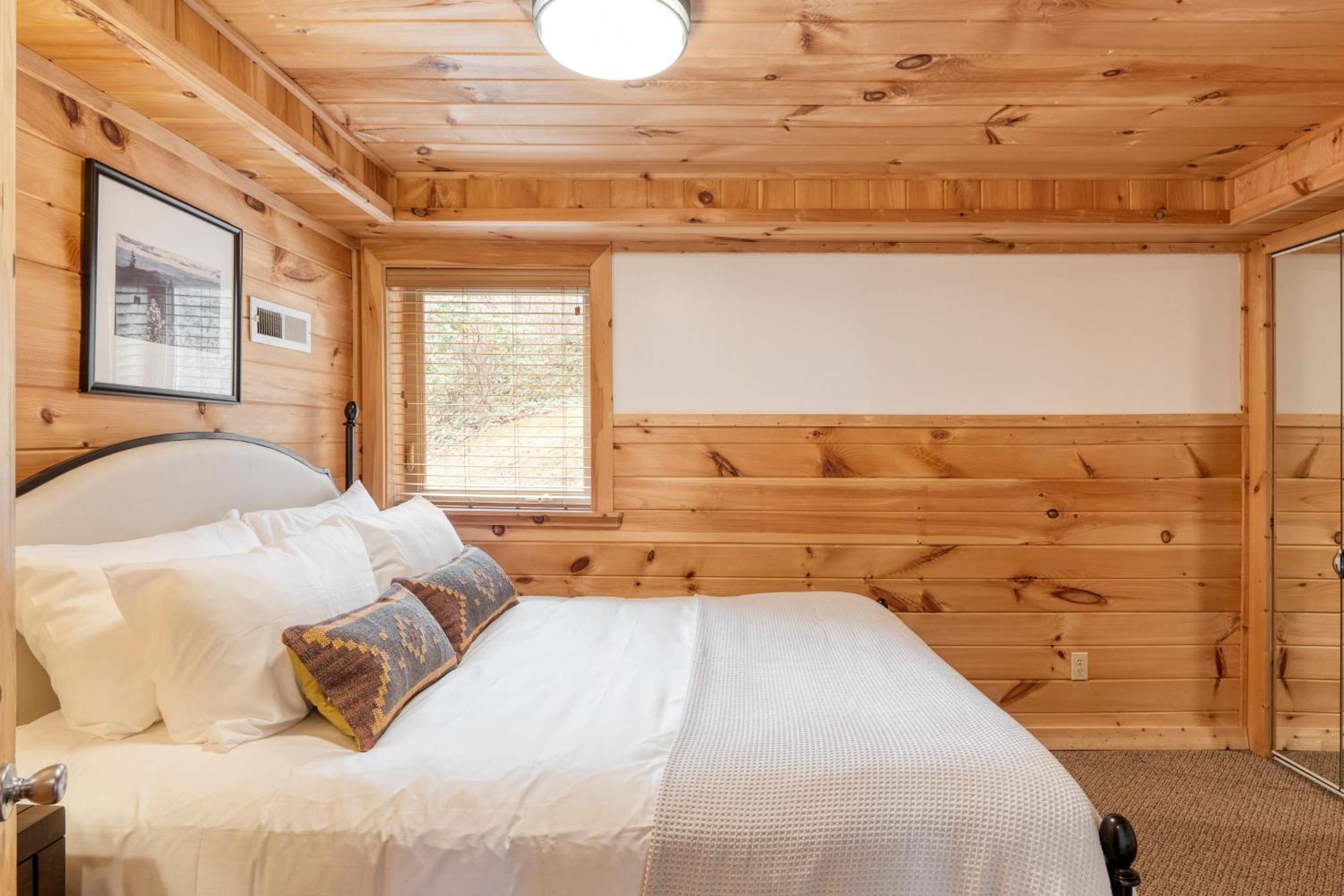 Chestnut By Avantstay Mountain Cabin W Treetop Views Hot Tub Game Room Gatlinburg Exterior photo